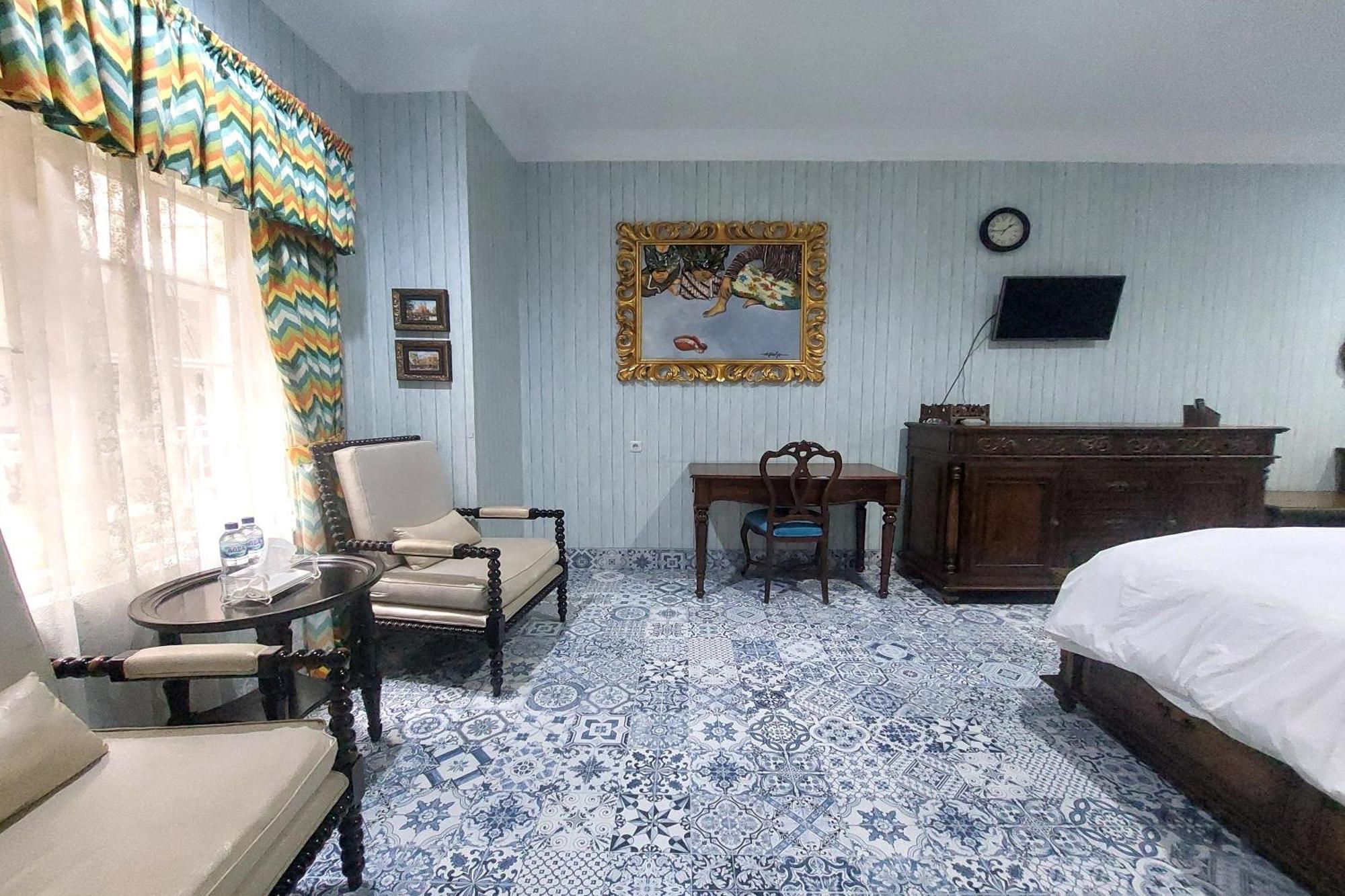 Nonie'S Huis Hotel Medan Esterno foto