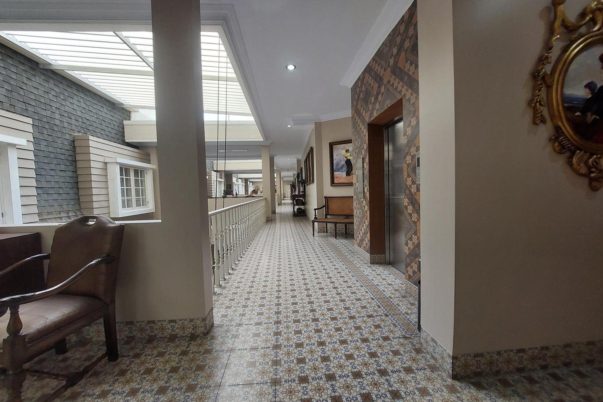 Nonie'S Huis Hotel Medan Esterno foto