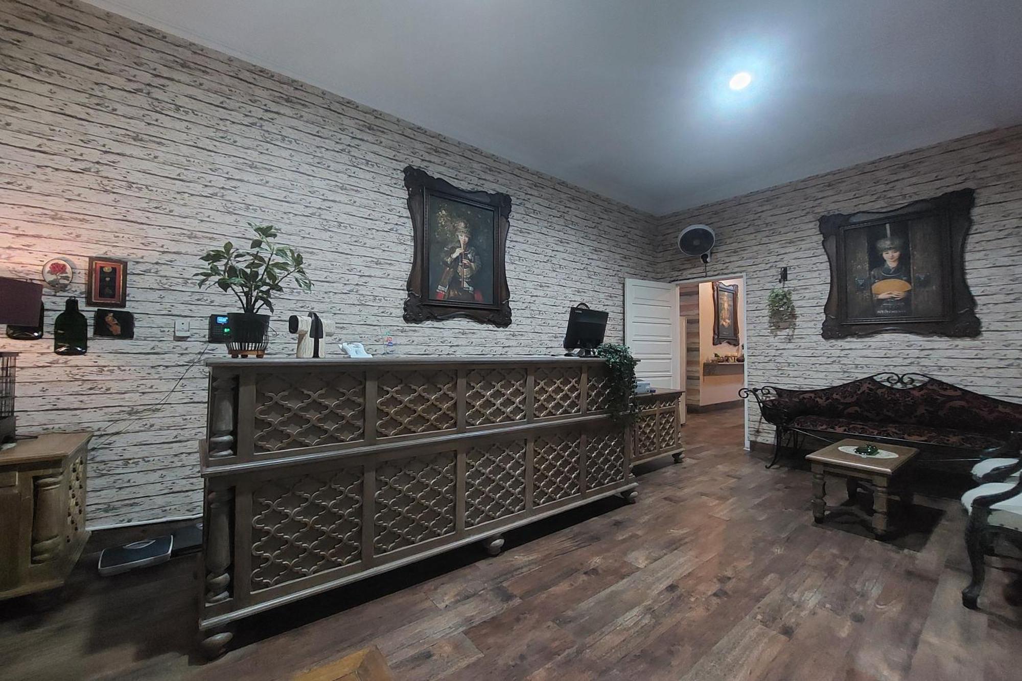 Nonie'S Huis Hotel Medan Esterno foto
