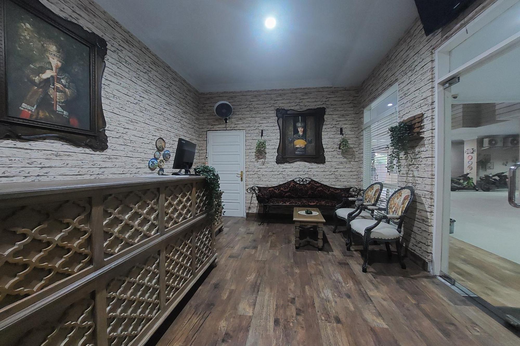 Nonie'S Huis Hotel Medan Esterno foto